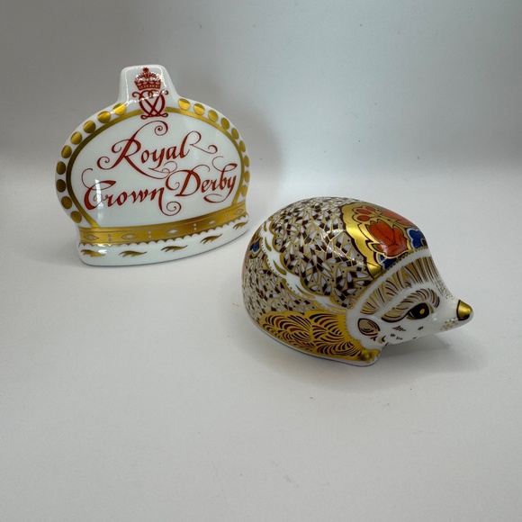 Royal Crown Derby Hawthorne Hedgehog fine bone china paperweight silver stopper - Picture 3 of 12